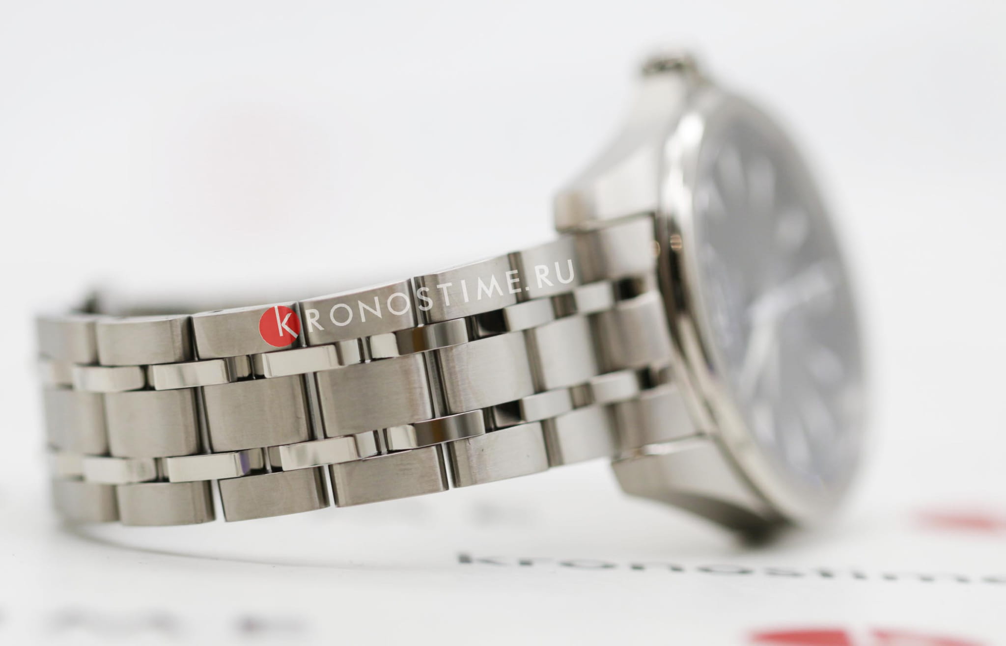 Certina C0328514408700 мужские часы застежка крупным планом